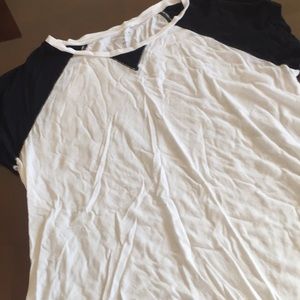 GUESS Tee🖤